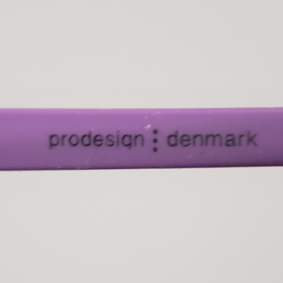 Prodesign 6907 titanium eyeglass frames - Fuschia - 55-16-135 - Picture 4 of 5